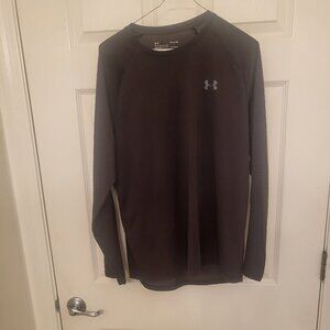 Under armour longsleeved t-shirt (medium, black), great condition! $20